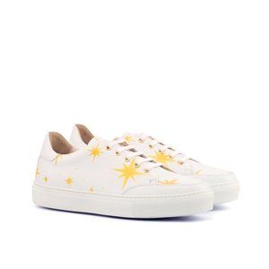 Tina womens tennis sneakers by designer Que Shebley